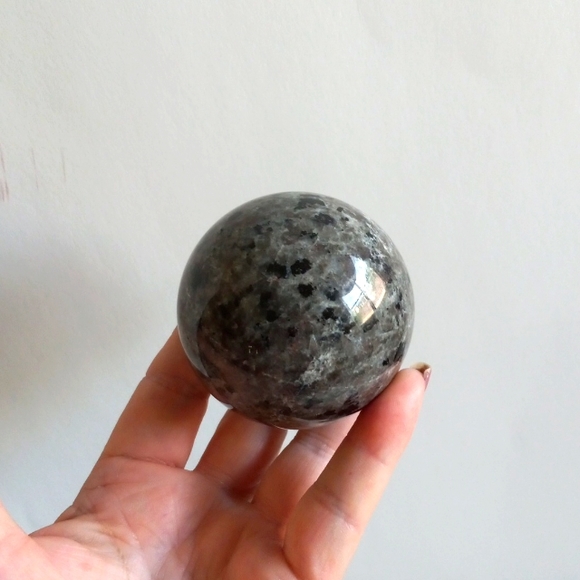 Yooperlite crystal sphere. 312g - Picture 8 of 10